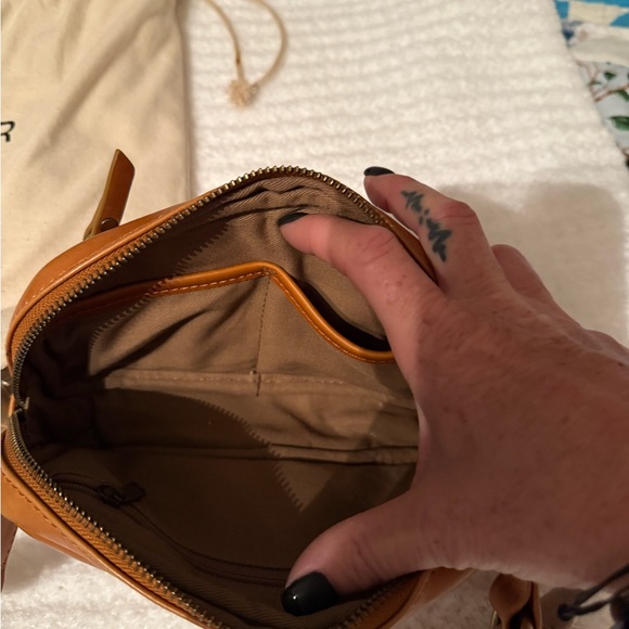 Andar Tan Leather Crossbody Bag - Picture 3 of 7